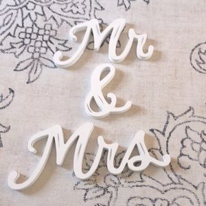 Mr & Mrs Table Decor